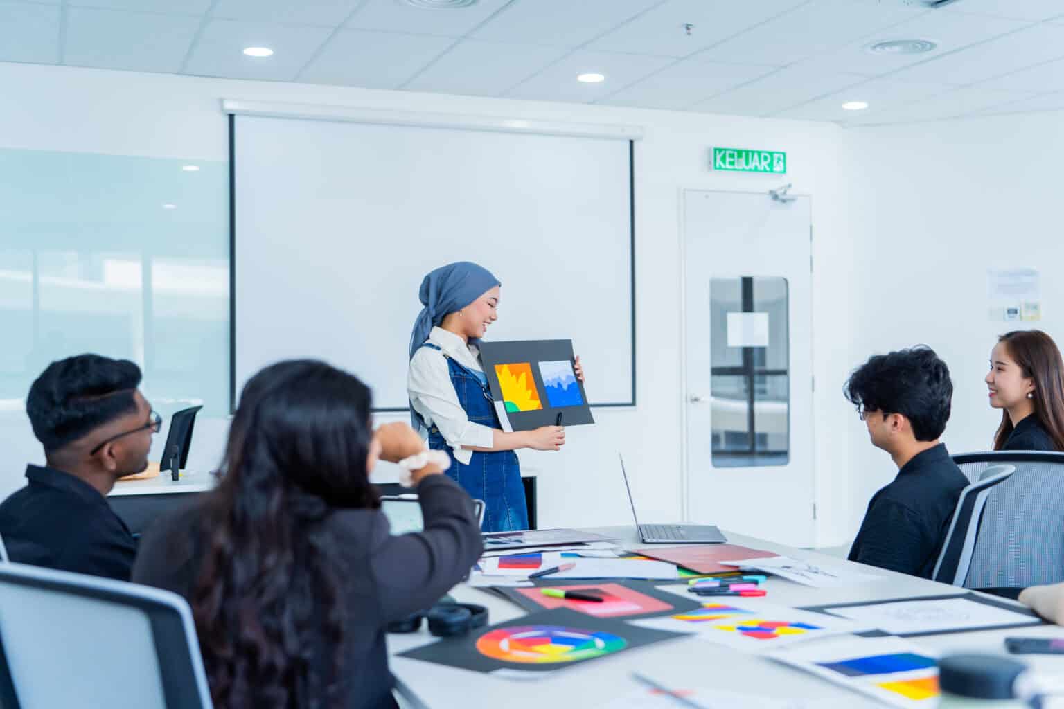 The Rise of Social Media Influencers A New Age of Creative Arts and