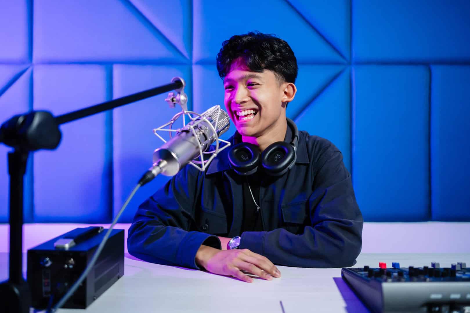 The Rise of Social Media Influencers A New Age of Creative Arts and